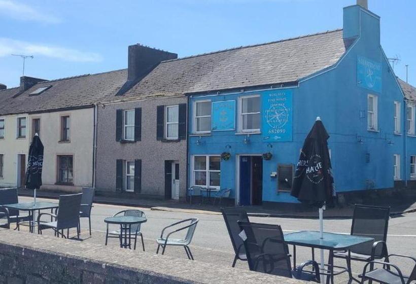 מיטת קינג בסוויטה, The Shipwright Inn