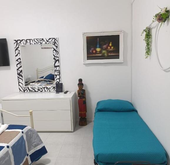 Quarto Estandar com Sacada, Torre Agada