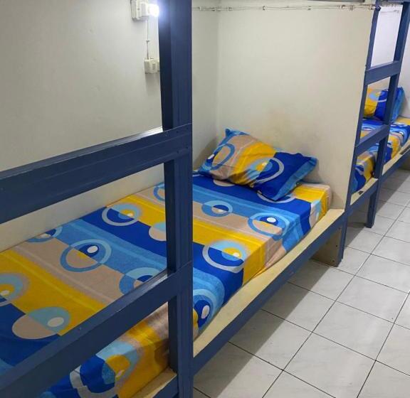 ルームシェアのワンベッド, Cempaka Hostel