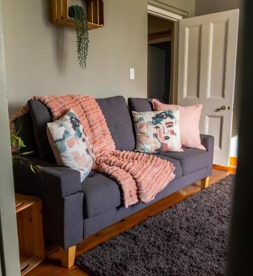 غرفة ديلوكس عائلية, Hephzibah Inn Guest House And Venue