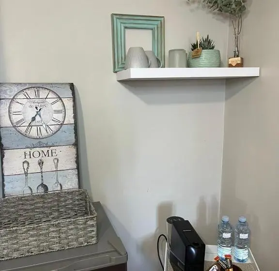 キングサイズベッドのスイートルーム, Hephzibah Inn Guest House And Venue