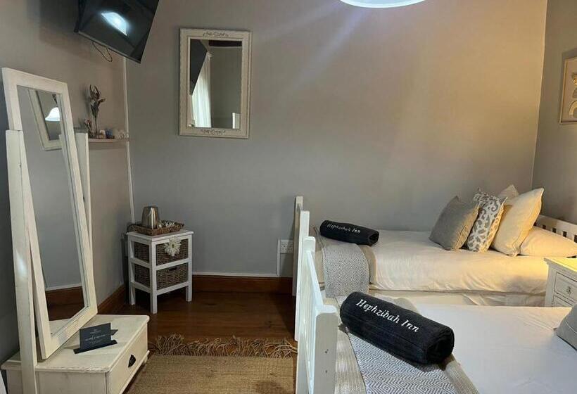 جناح سرير كينج, Hephzibah Inn Guest House And Venue