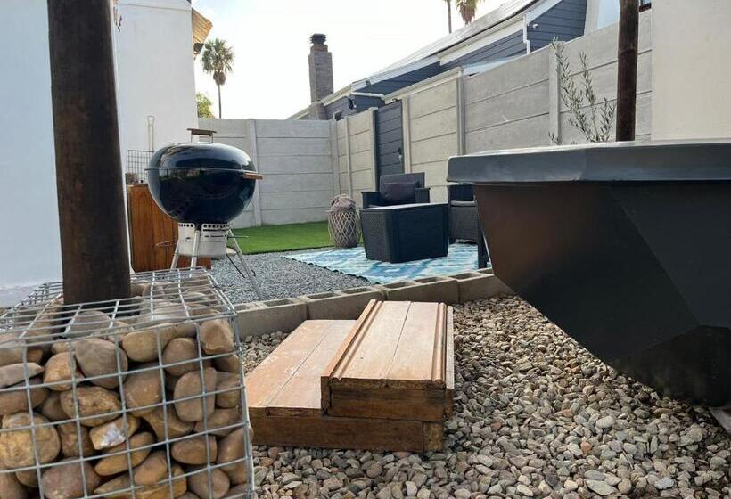 غرفة قياسية مطلّة علي الحديقة, Hephzibah Inn Guest House And Venue