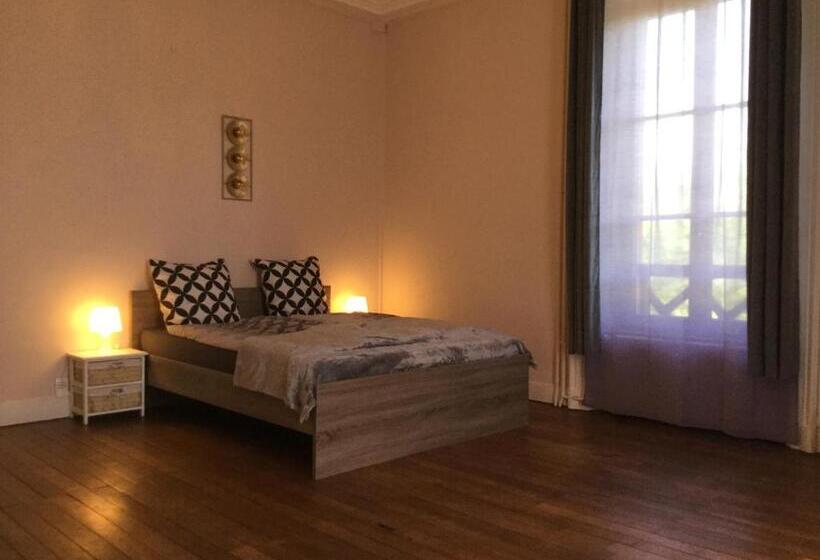 غرفة عائلية, Château De Saint Georges Chambres D Hôtes