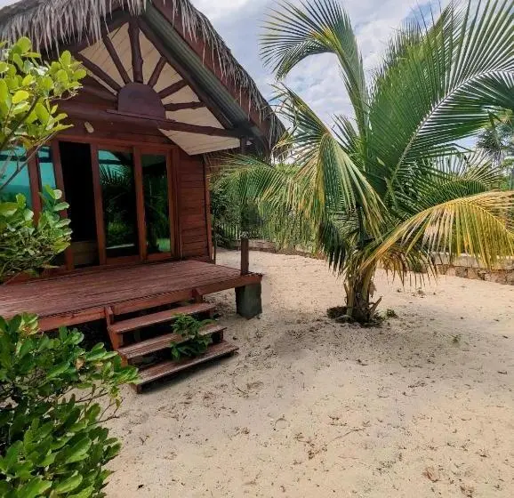 اتاق استاندارد با چشمانداز دریا, Ampazôny Oasis Lodge