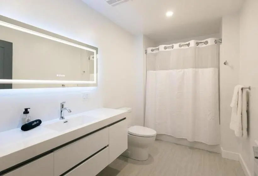 スタンダードルーム, Homeport Suites & Residences