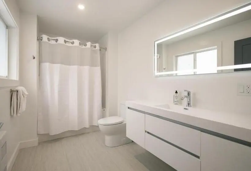 スタンダードルーム, Homeport Suites & Residences