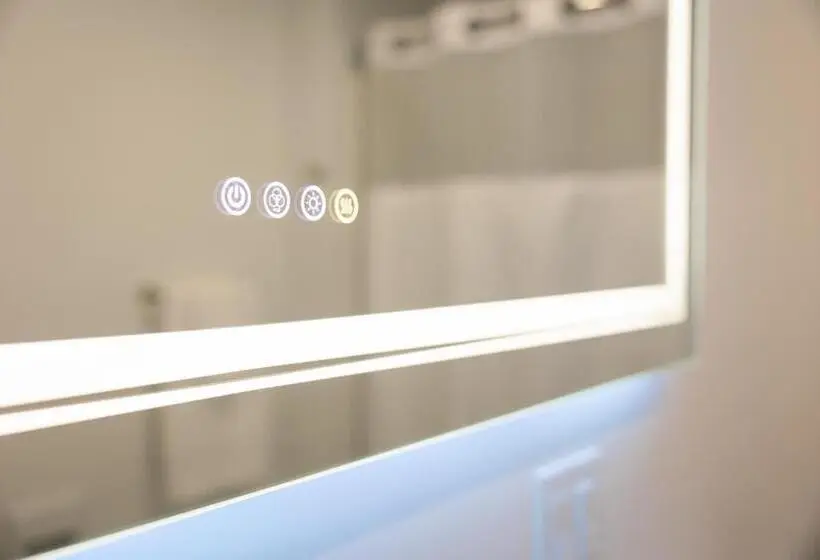 デラックスルーム, Homeport Suites & Residences