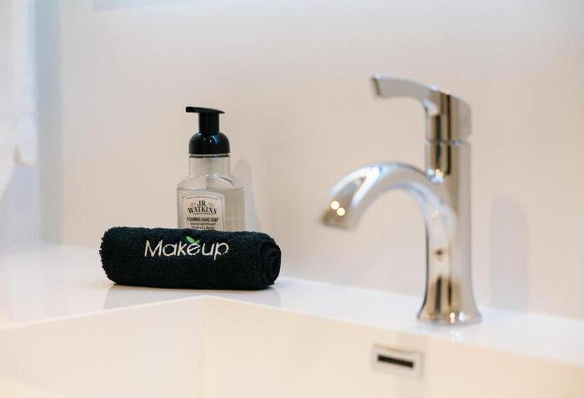 غرفة ديلوكس, Homeport Suites & Residences