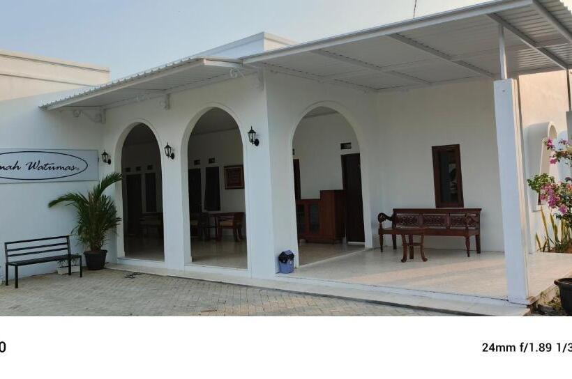 إستديو عائلى, Omah Watumas