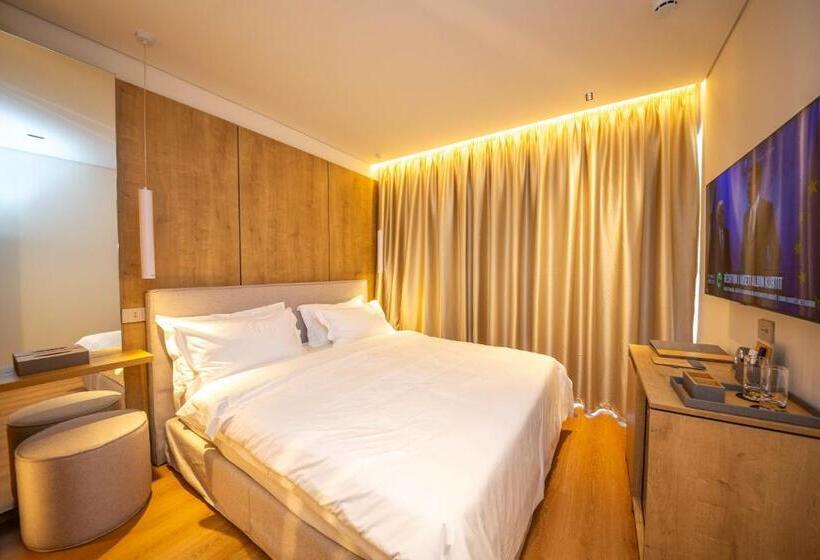 اتاق لوکس با بالکن, Vale