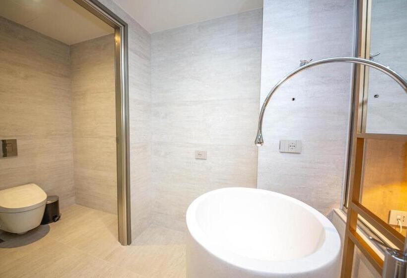 اتاق لوکس, Vale