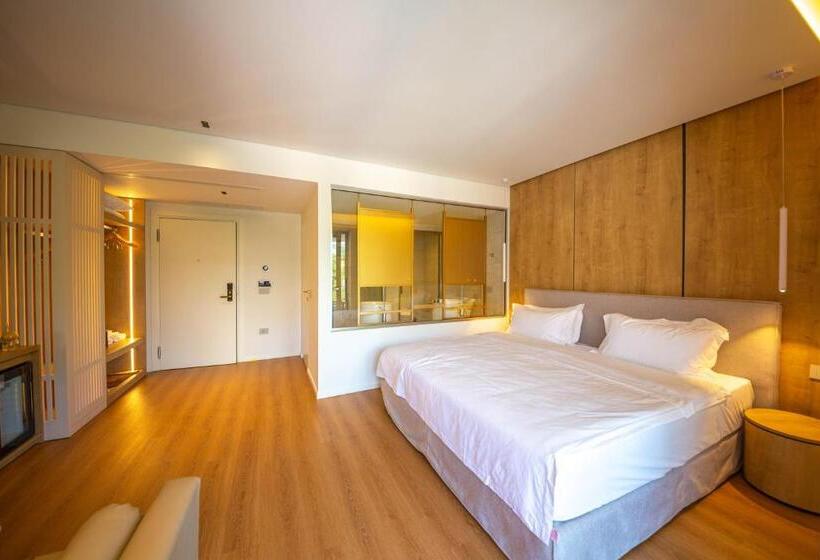 اتاق لوکس, Vale