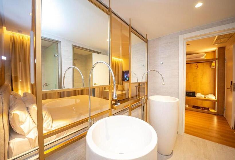 اتاق لوکس, Vale