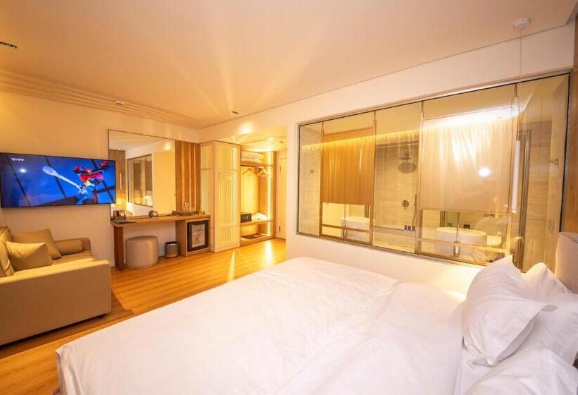 اتاق لوکس, Vale