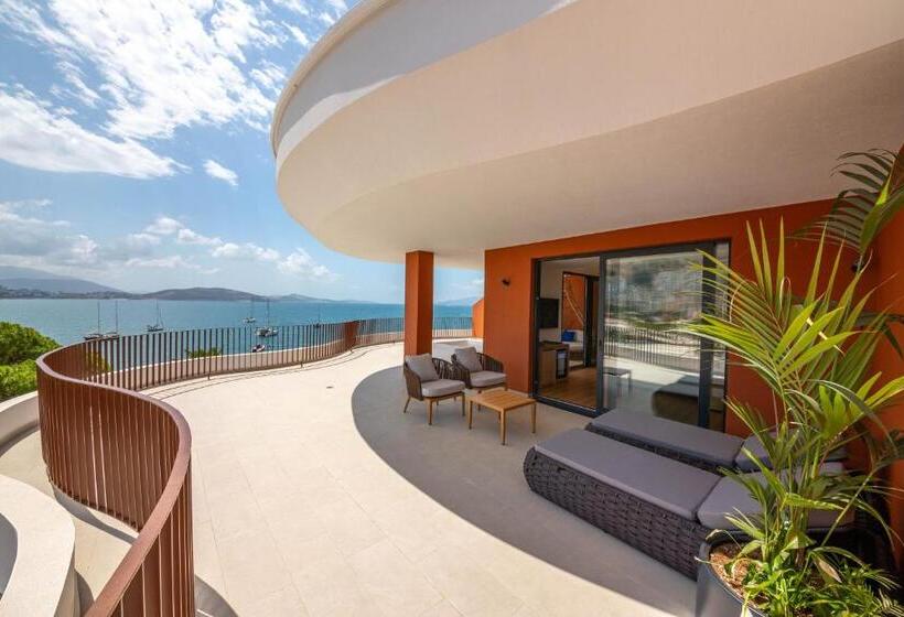 سوییت با چشم‌انداز دریا, Vale