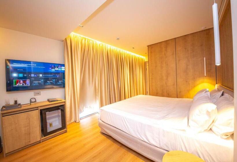 سوییت با چشم‌انداز دریا, Vale