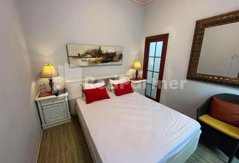 Camera Standard, Villa Layar Selorejo Redpartner