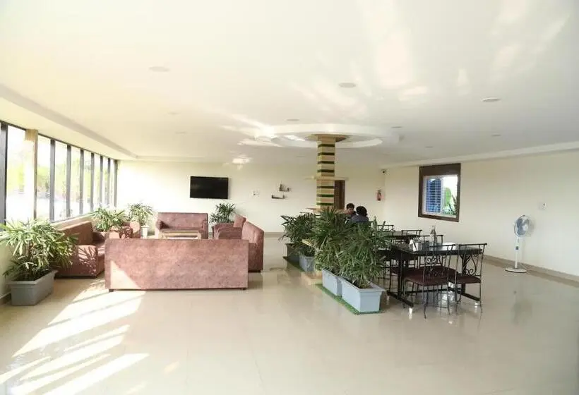 キングサイズベッドのスタンダードルーム, Nandi Farm Resort &