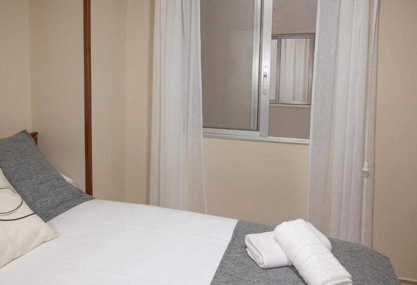 חדר אקונומי יחיד, Pensión A Codeseira Melide