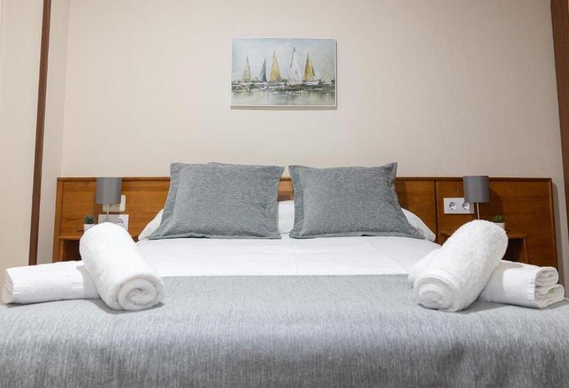 חדר אקונומי, Pensión A Codeseira Melide