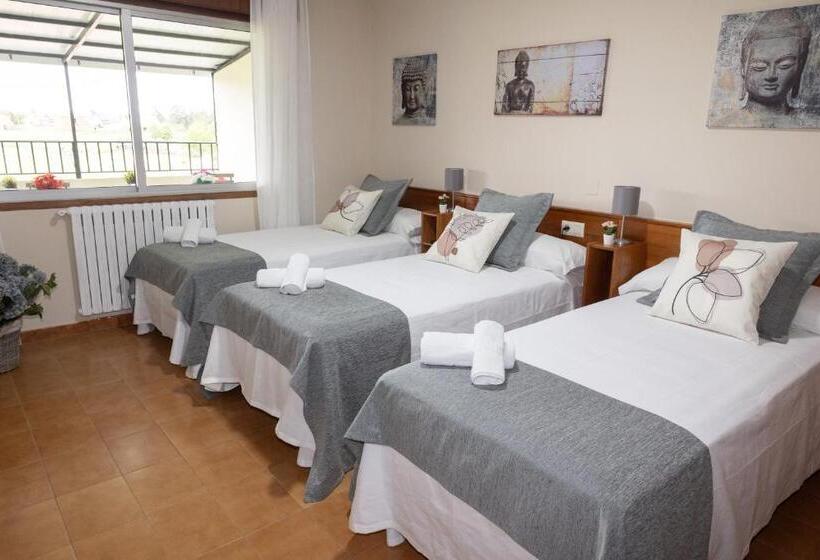 חדר סטנדרט לשלושה, Pensión A Codeseira Melide