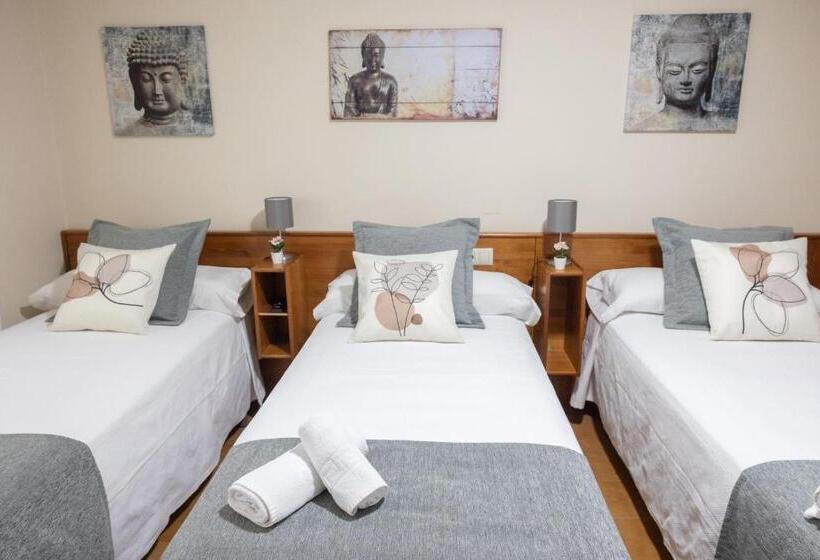 חדר סטנדרט לשלושה, Pensión A Codeseira Melide