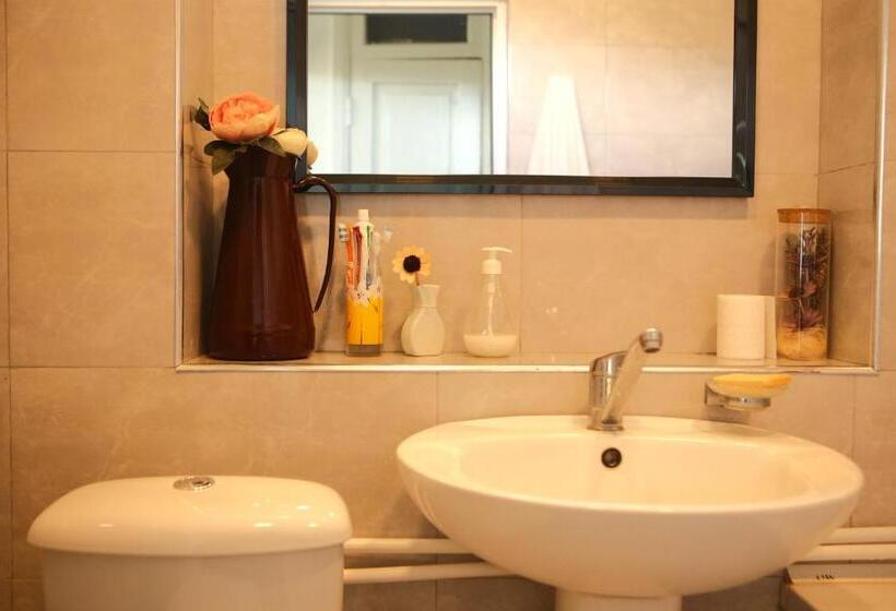 غرفة قياسية مطلّة علي الحديقة, Collage Guesthouse