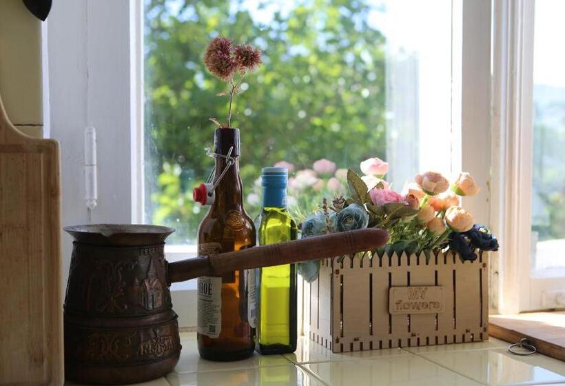 Дом 1 Спальня, Collage Guesthouse