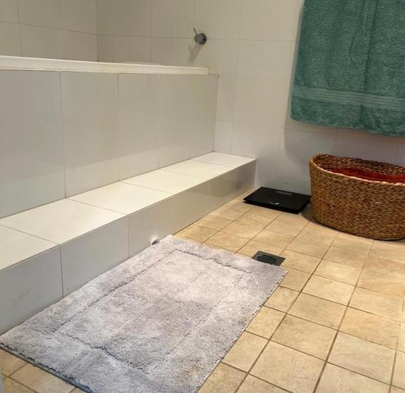 اتاق استاندارد با چشمانداز باغ, Cozy Private Room With Secured Yard Pet Friendly