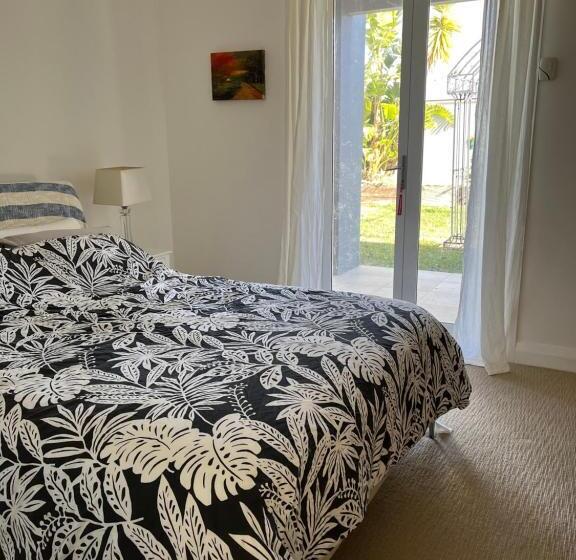 اتاق استاندارد با چشمانداز باغ, Cozy Private Room With Secured Yard Pet Friendly