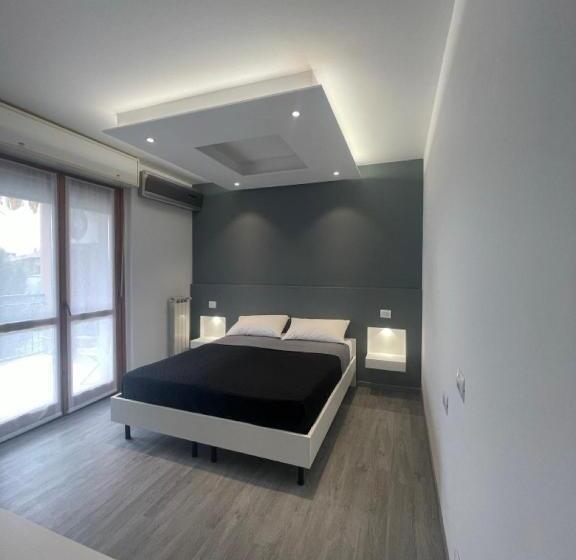 غرفة قياسية, Lalas Room