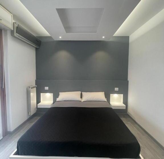 غرفة قياسية, Lalas Room