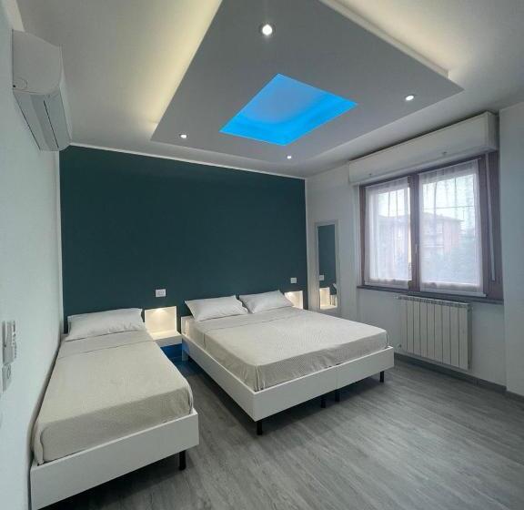 غرفة قياسية ثلاثية, Lalas Room