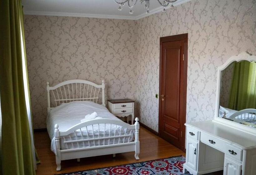 اتاق لوکس یک تخته, Qazaq Qonaq Yi