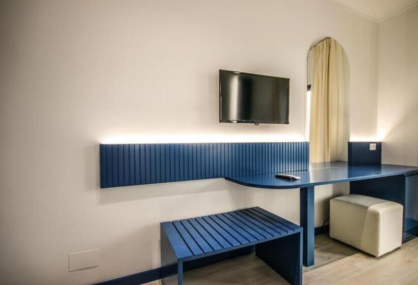 اتاق لوکس با بالکن و چشم‌انداز دریا, Bay View