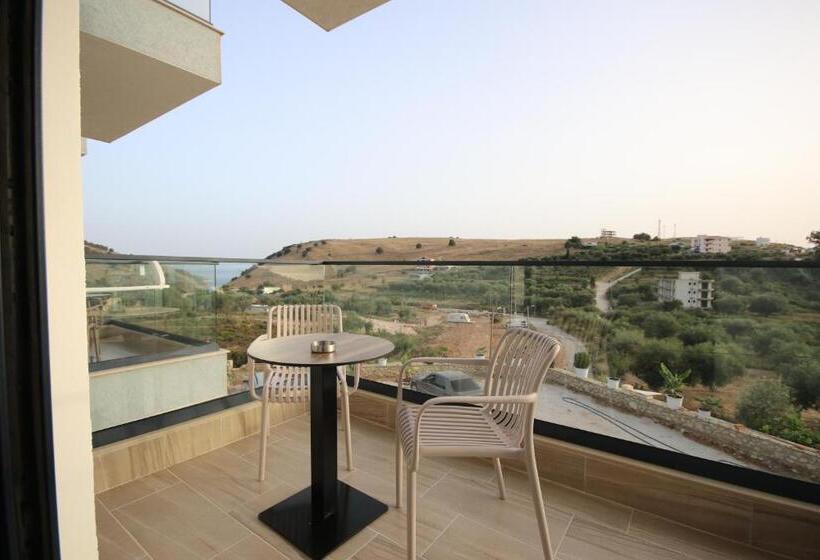 豪华三人间, Bay View