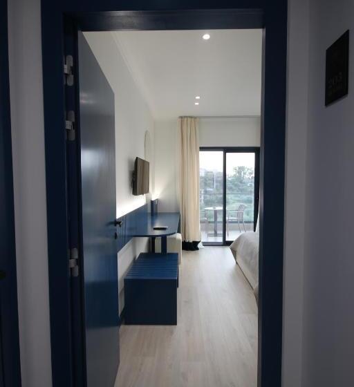 豪华三人间, Bay View