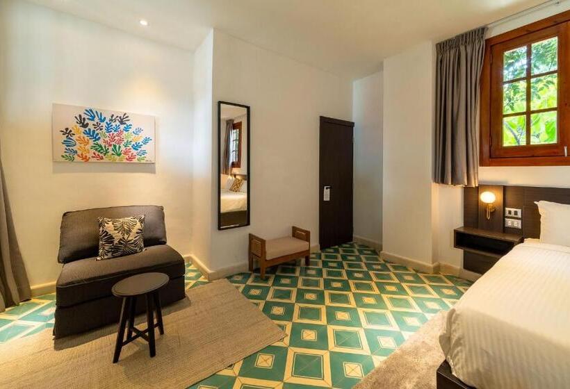 اتاق استاندارد سه نفره, Empyrean Art Deco