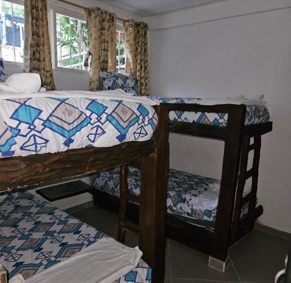 חדר משפחתי, Giraloa