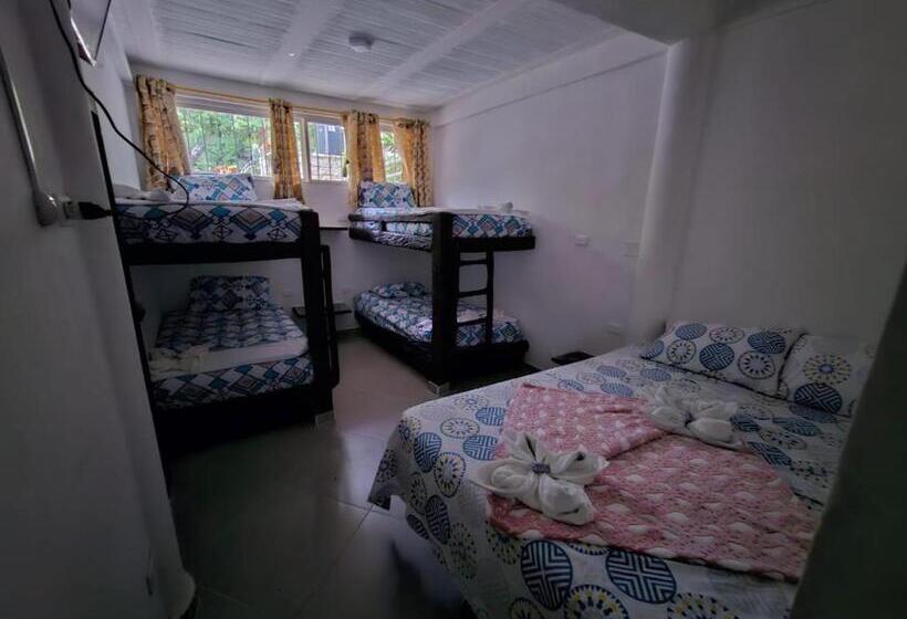 חדר משפחתי, Giraloa