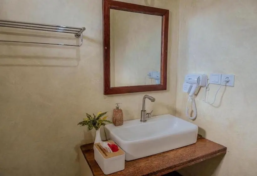 اتاق خانوادگی, Juana Ocean Villas