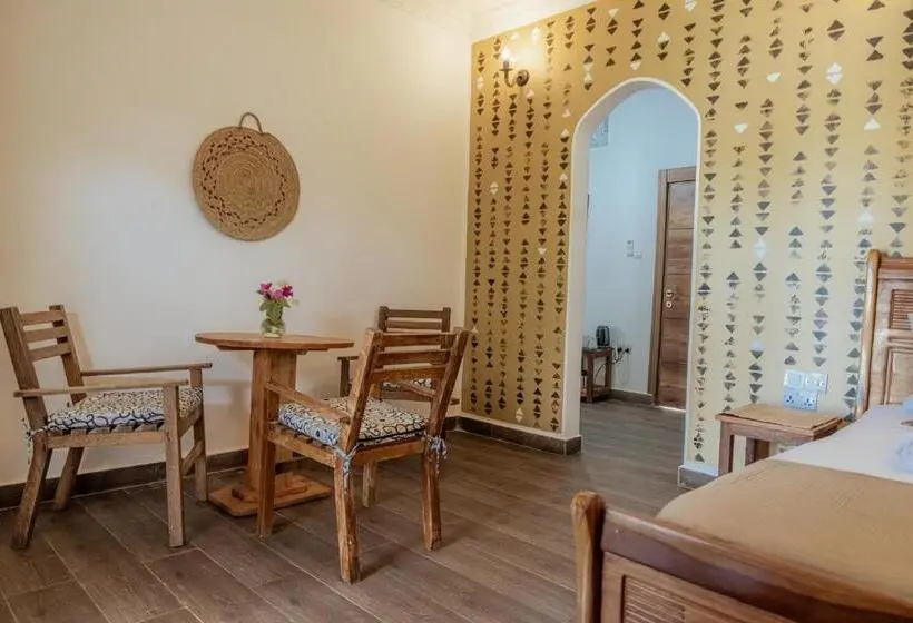 اتاق خانوادگی, Juana Ocean Villas