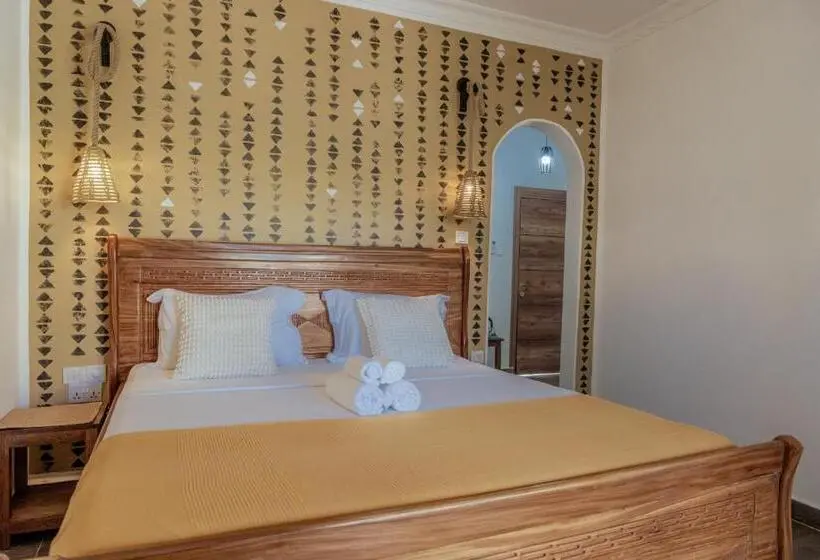 اتاق خانوادگی, Juana Ocean Villas