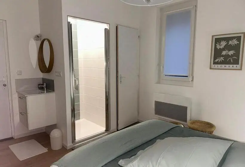 スタンダードルーム, Maison Des Ambans Chambres D Hotes Hypercentre 200m De La Gare Et Petit Dejeuner Inclus