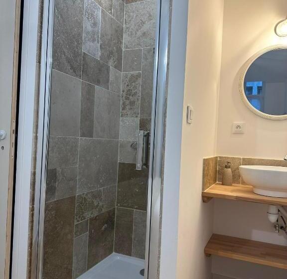 Люкс Вид на Город, Maison Des Ambans Chambres D Hotes Hypercentre 200m De La Gare Et Petit Dejeuner Inclus