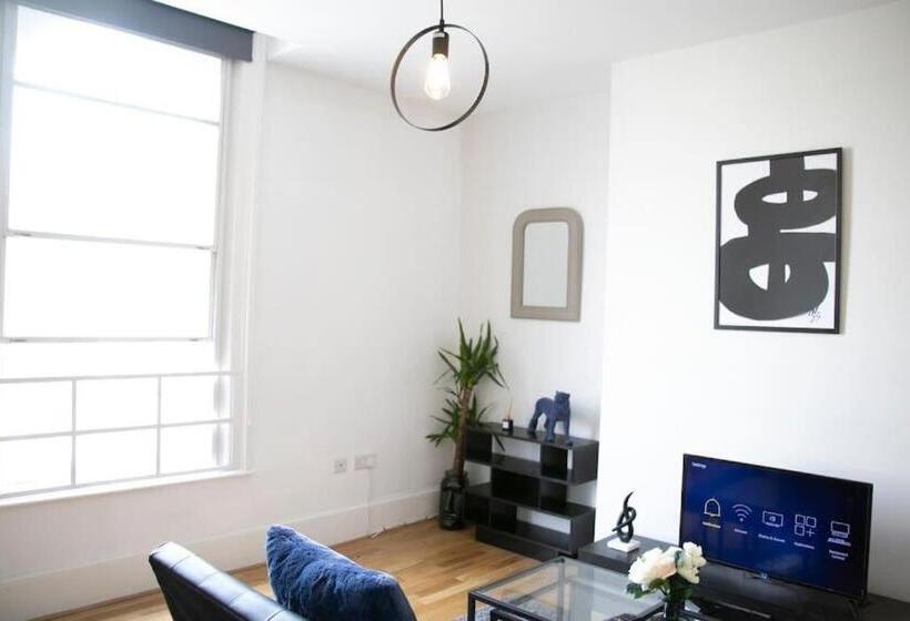 شقة بغرفتي نوم, Fortunae City Center Ensuite Apartments