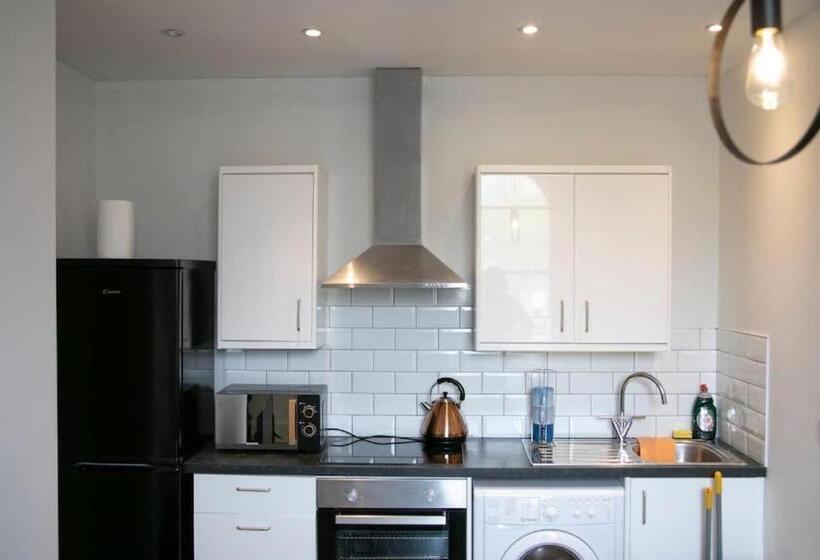 2 Bedrooms Apartment City View, Fortunae City Center Ensuite Apartments