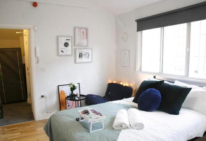 스탠다드 스튜디오, Fortunae City Center Ensuite Apartments