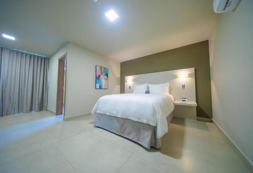 اتاق سوپریور, Cedrela